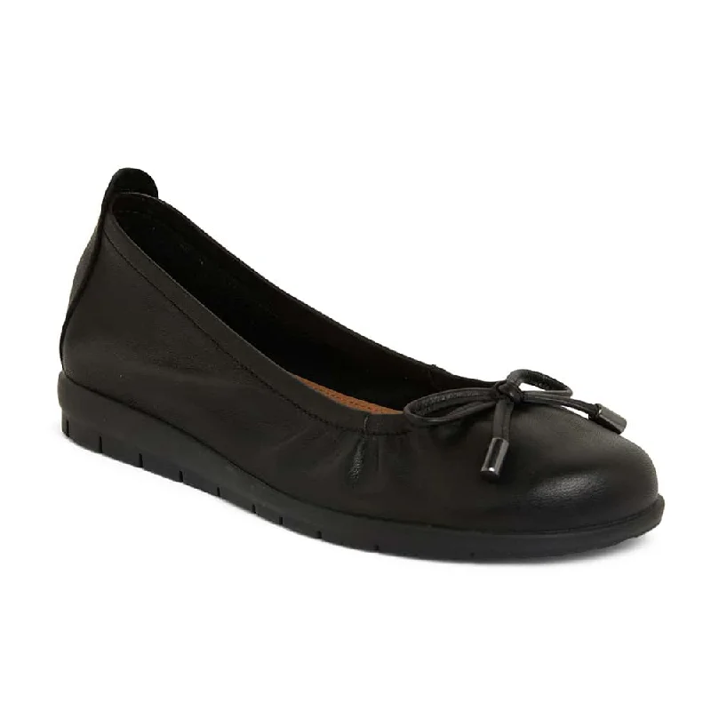 Barton Flat in Black Leather