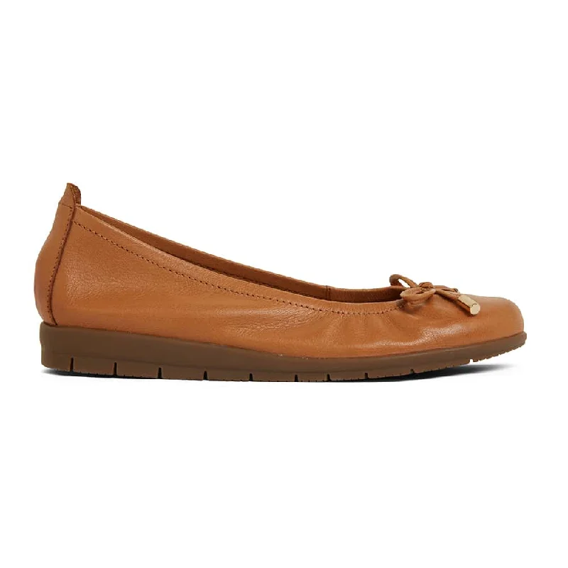 Barton Flat in Tan Leather