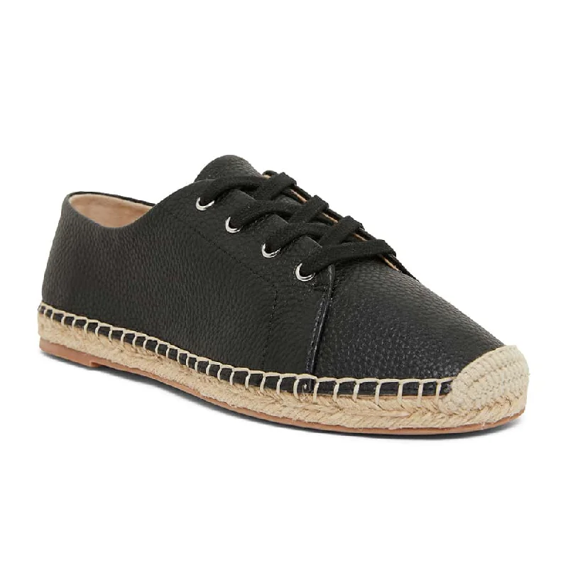 Bayside Sneaker in Black Smooth