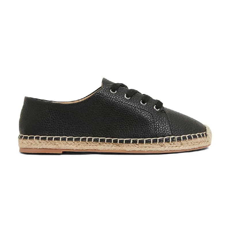 Bayside Sneaker in Black Smooth