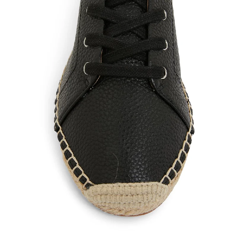 Bayside Sneaker in Black Smooth