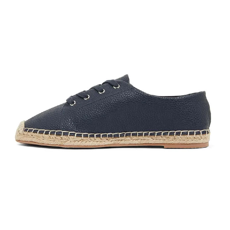 Bayside Sneaker in Navy Smooth