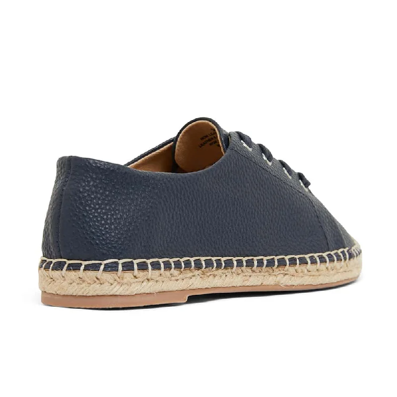 Bayside Sneaker in Navy Smooth