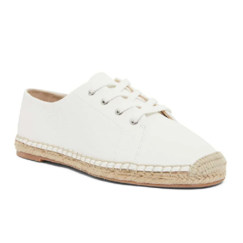 Bayside Sneaker in White Smooth