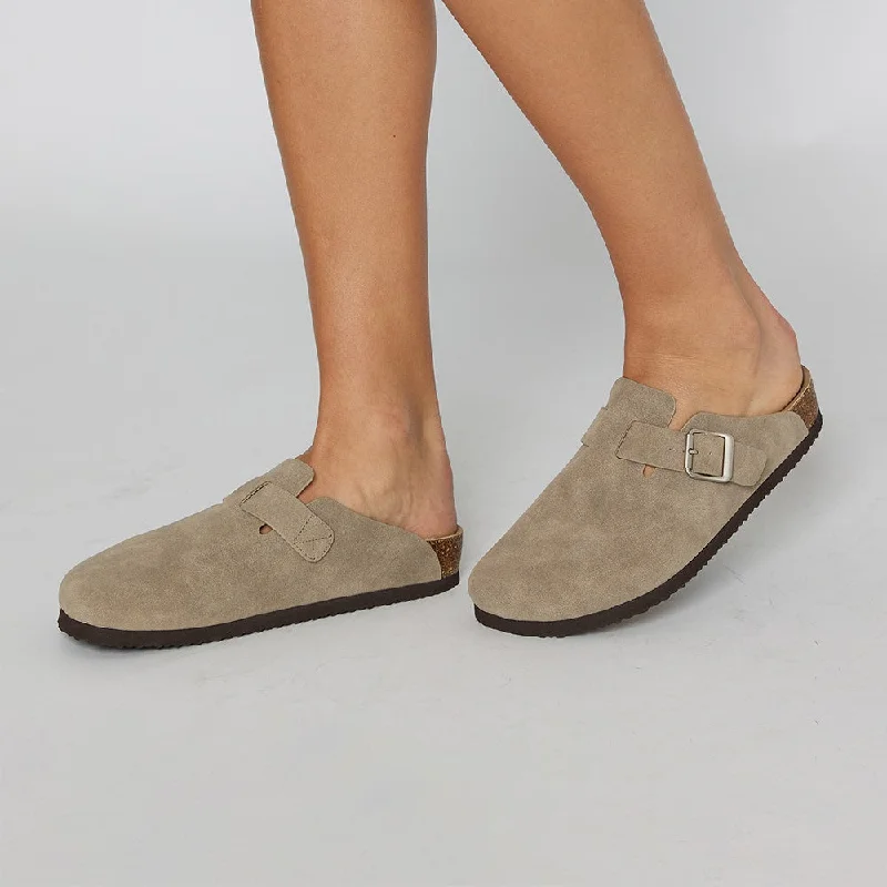 Charlie Flat in Taupe