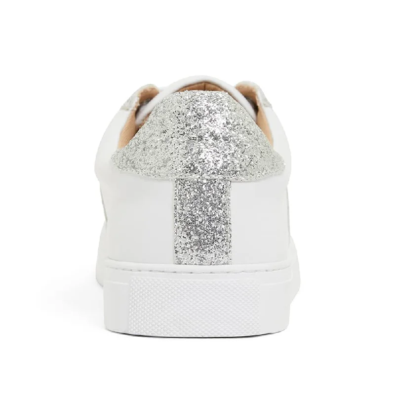 Daisy Sneaker in White/silver Leather