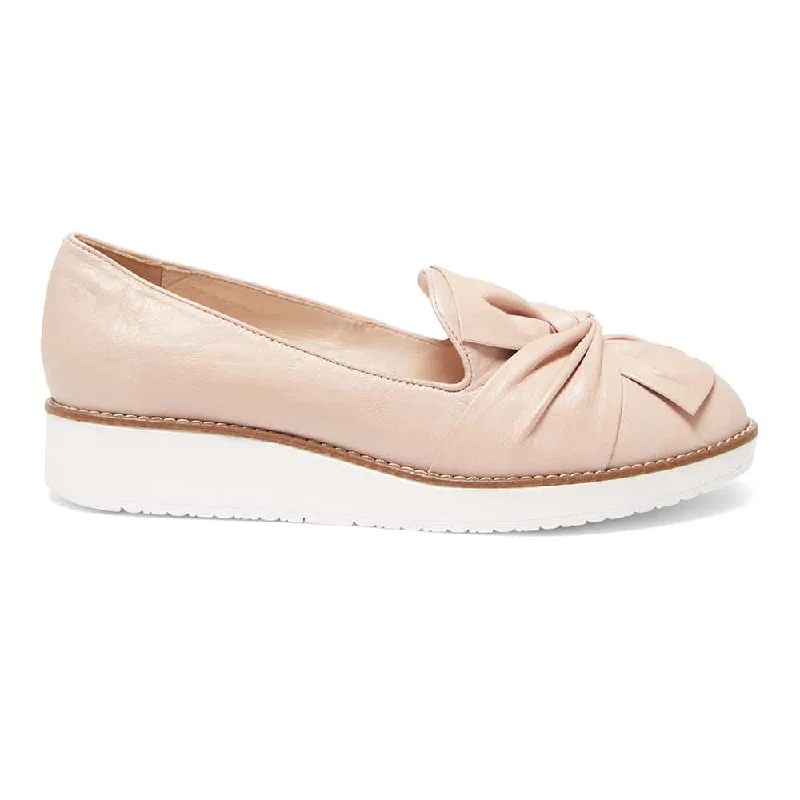 Dandy Flat in Blush Leather