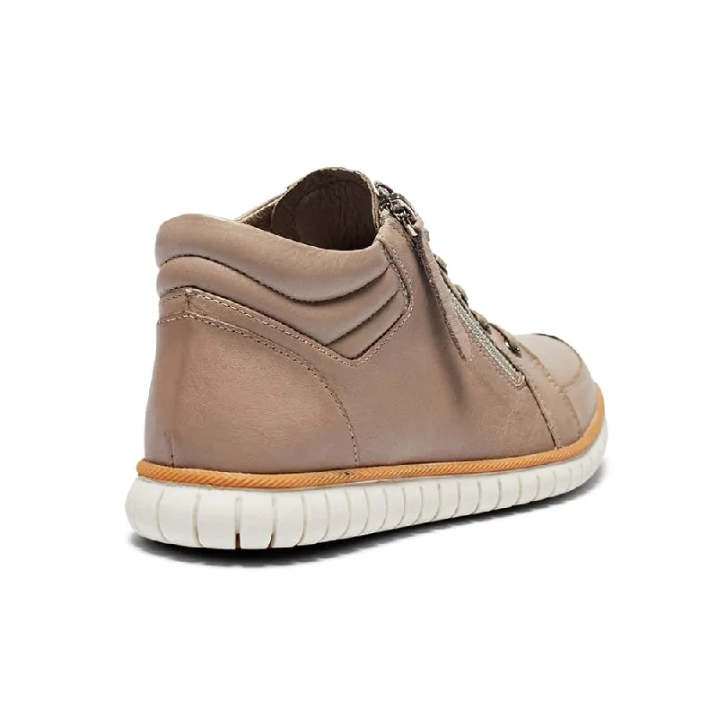 Fable Boot in Taupe Leather