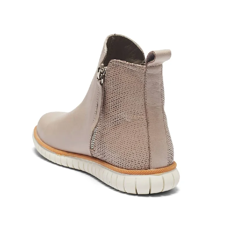 Factor Boot in Light Grey Leather