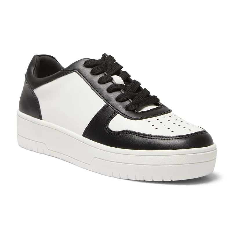 Fraser Sneaker in Black Smooth