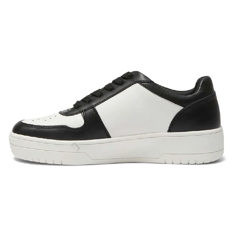 Fraser Sneaker in Black Smooth