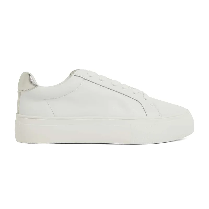 Frenzy Sneaker in White/silver Leather