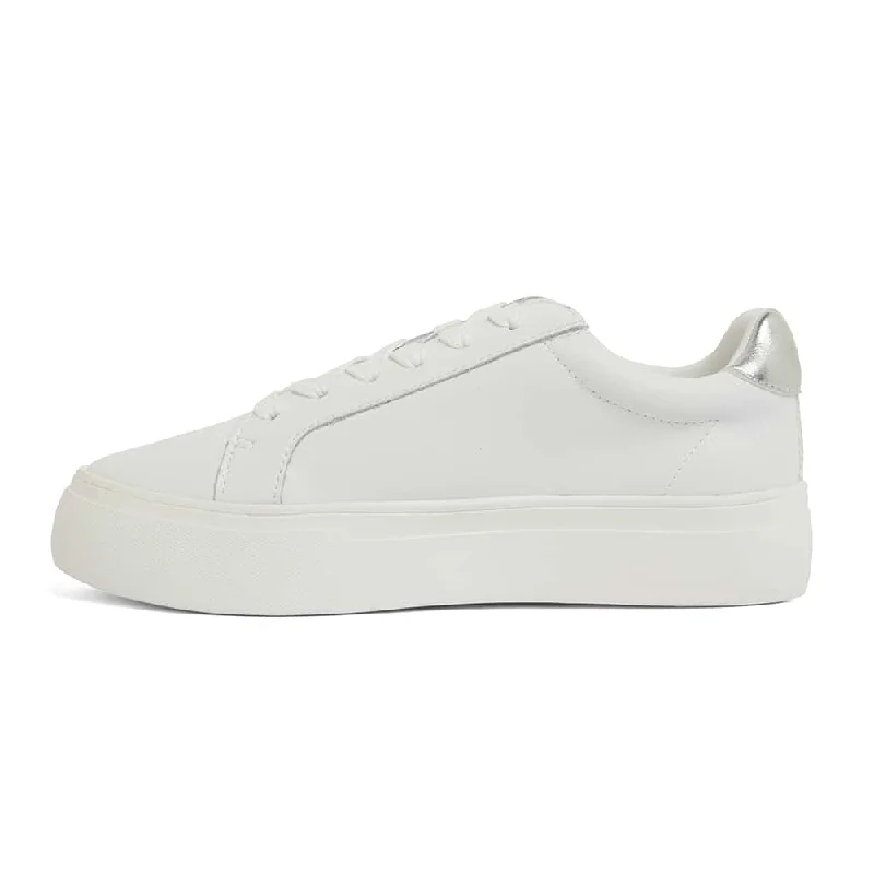 Frenzy Sneaker in White/silver Leather