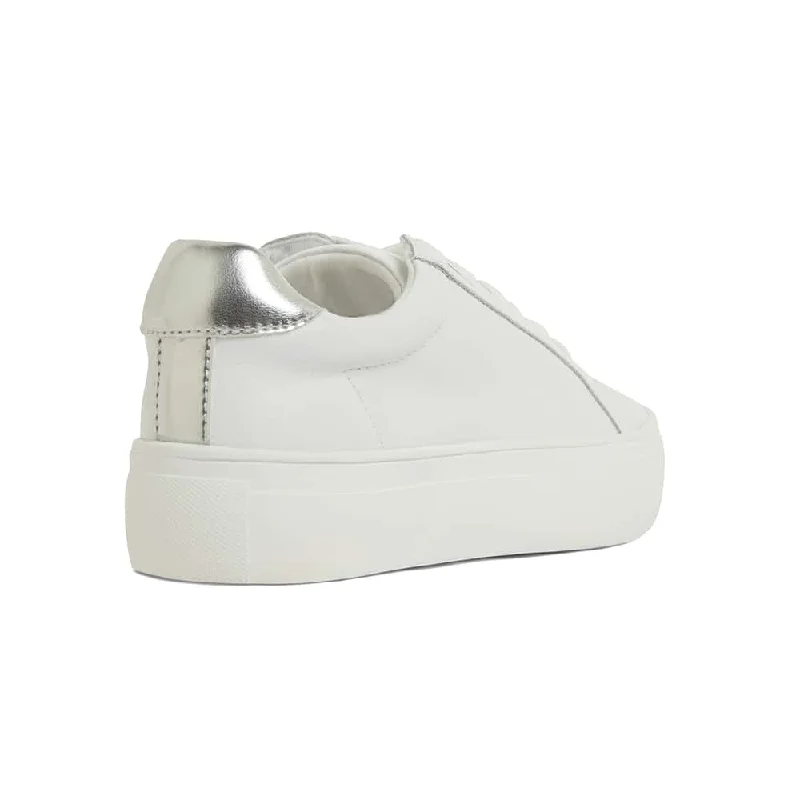 Frenzy Sneaker in White/silver Leather