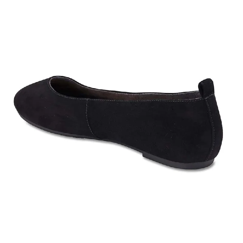 Gaze Flat in Black Suede