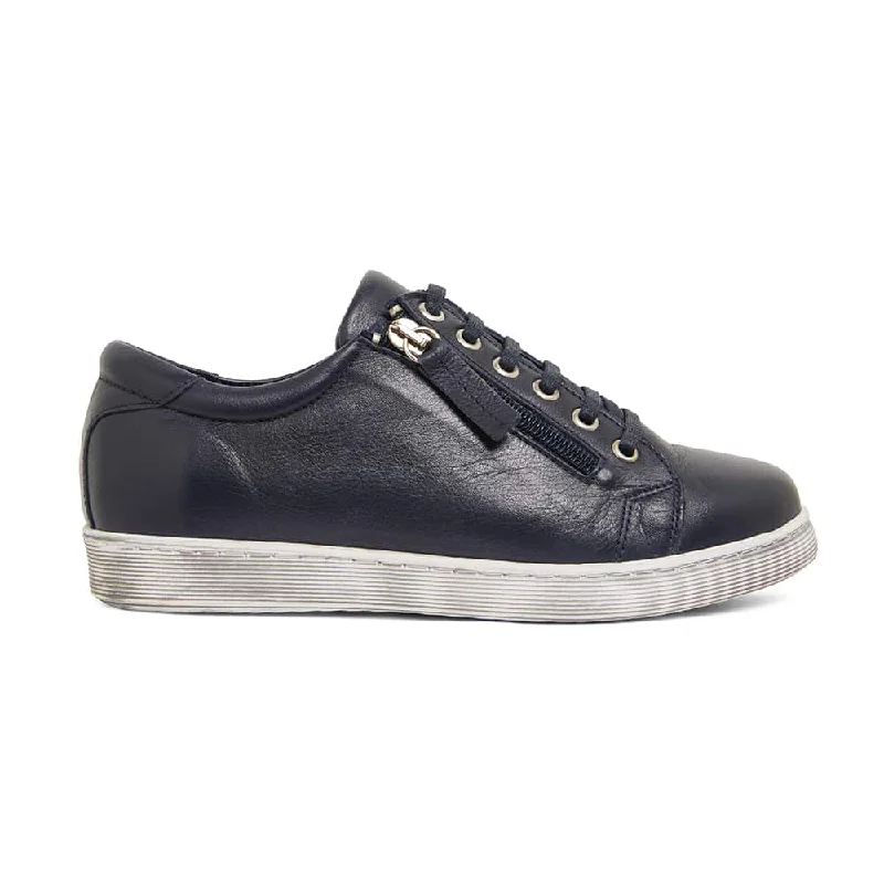 Grand Sneaker in Navy Leather