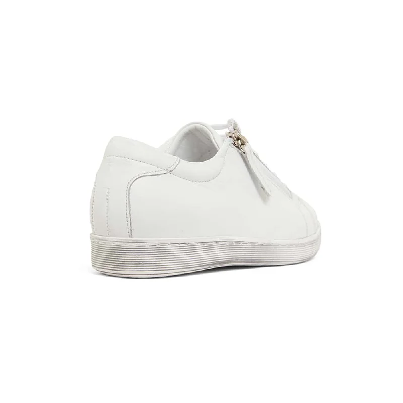 Grand Sneaker in White Leather