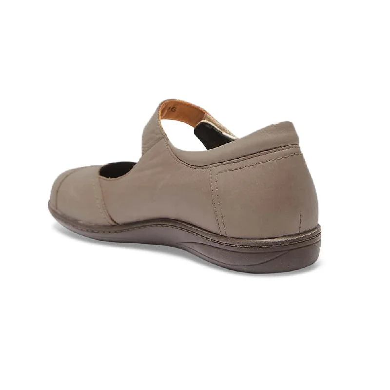 Larissa Flat in Taupe Leather