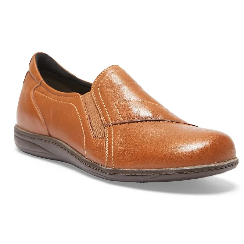 Latrobe Loafer in Mid Brown Leather