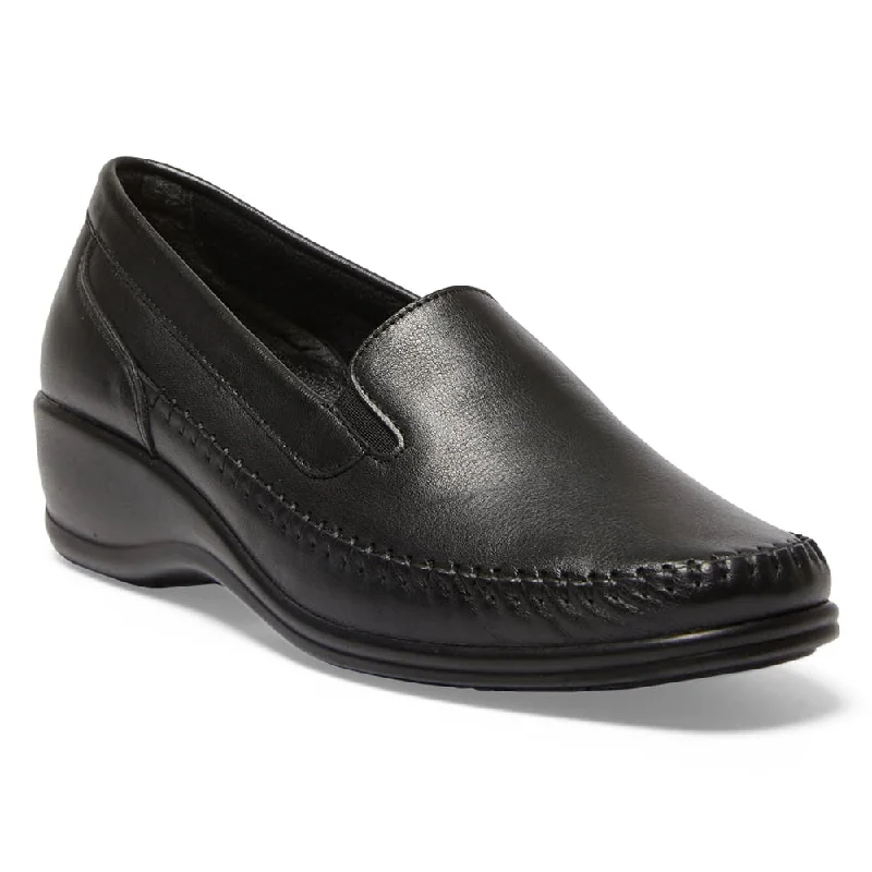 Margaret Loafer in Black Leather