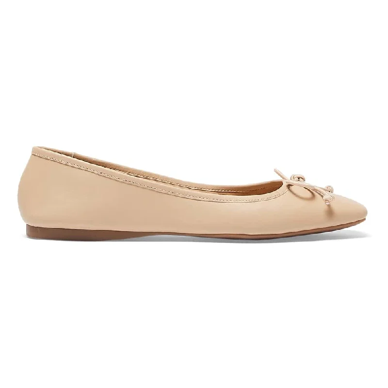 Maya Flat in Nude Leather