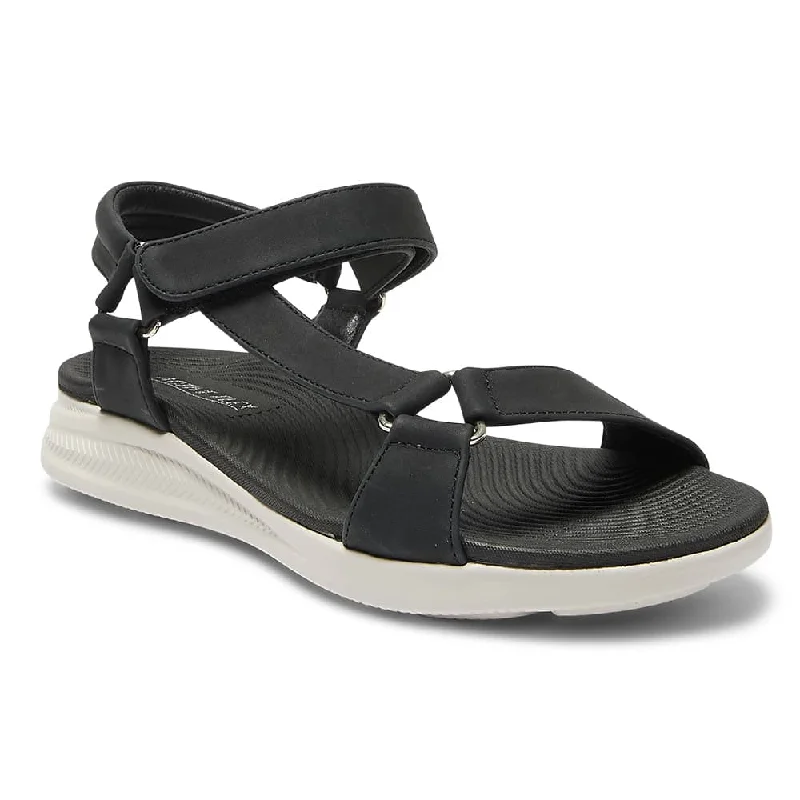 Native Sandal in Black