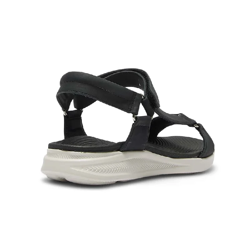 Native Sandal in Black