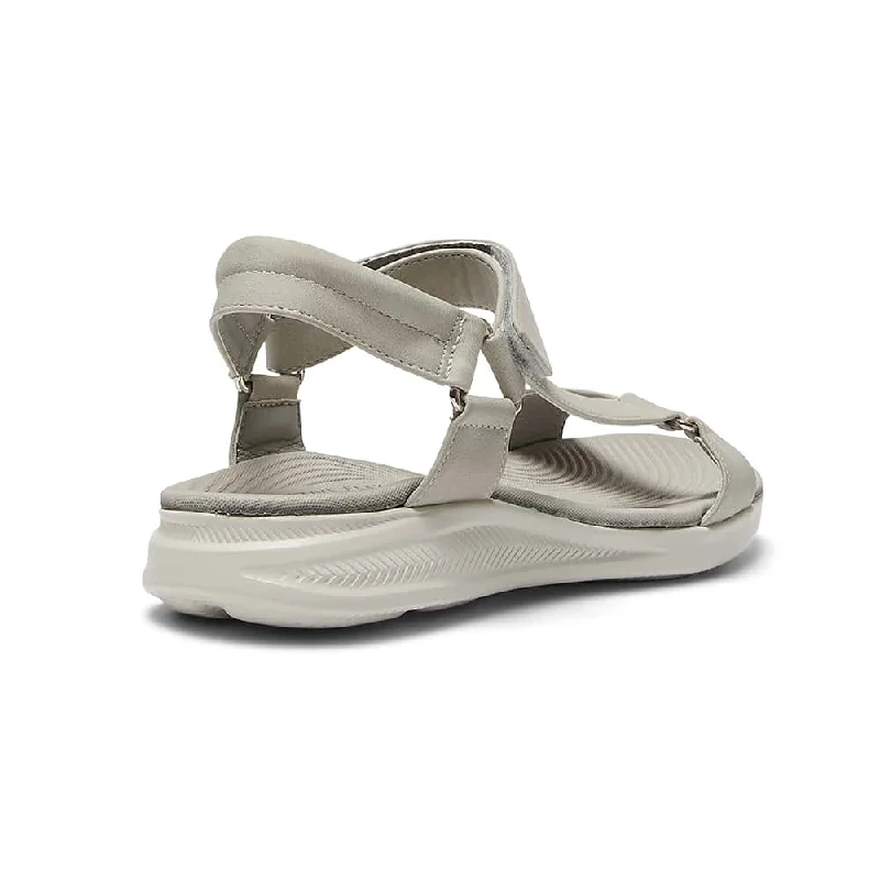 Native Sandal in Light Grey