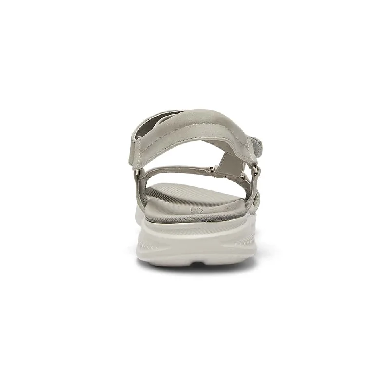 Native Sandal in Light Grey