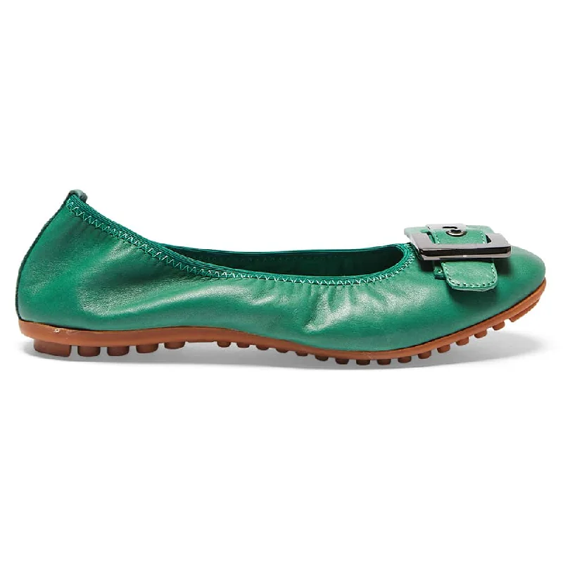 Pentagon Flat in Green Leather