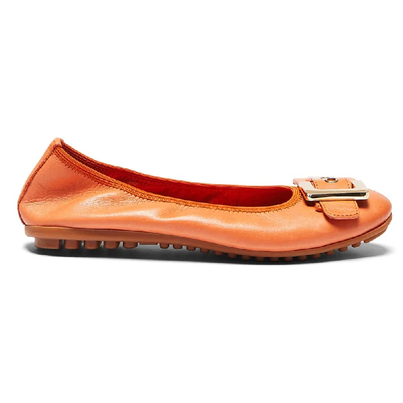 Pentagon Flat in Orange Leather