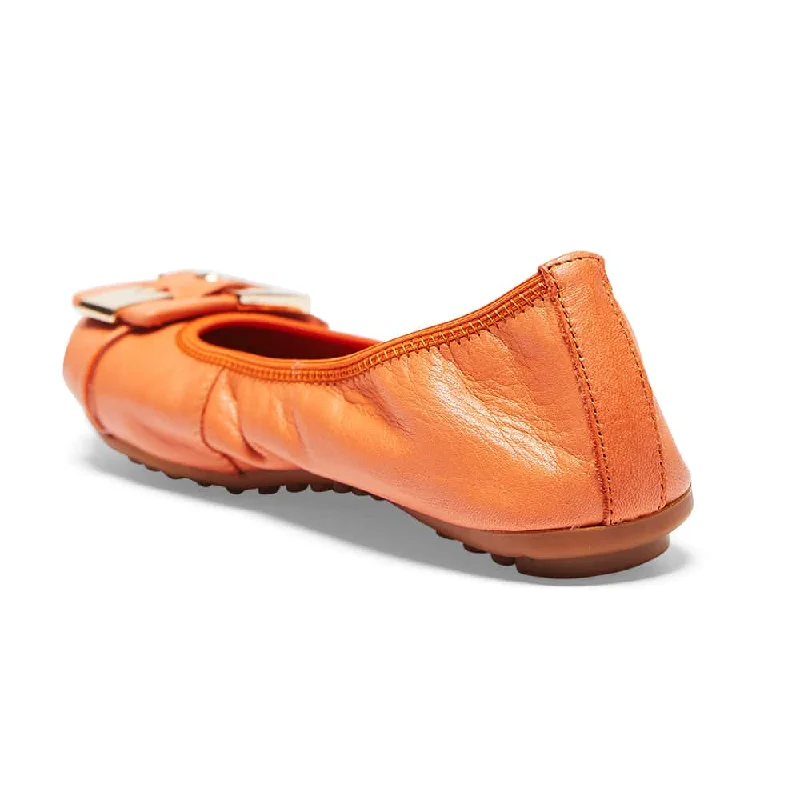 Pentagon Flat in Orange Leather