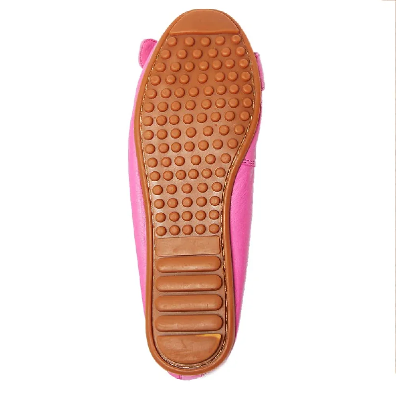 Pentagon Flat in Pink Leather