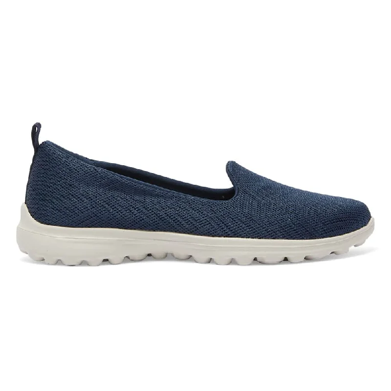 Perry Sneaker in Navy