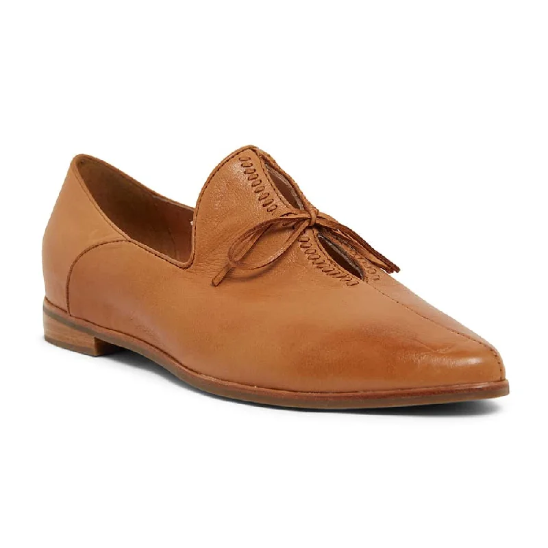 Random Loafer in Tan Leather