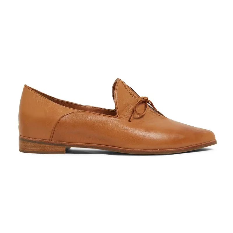 Random Loafer in Tan Leather