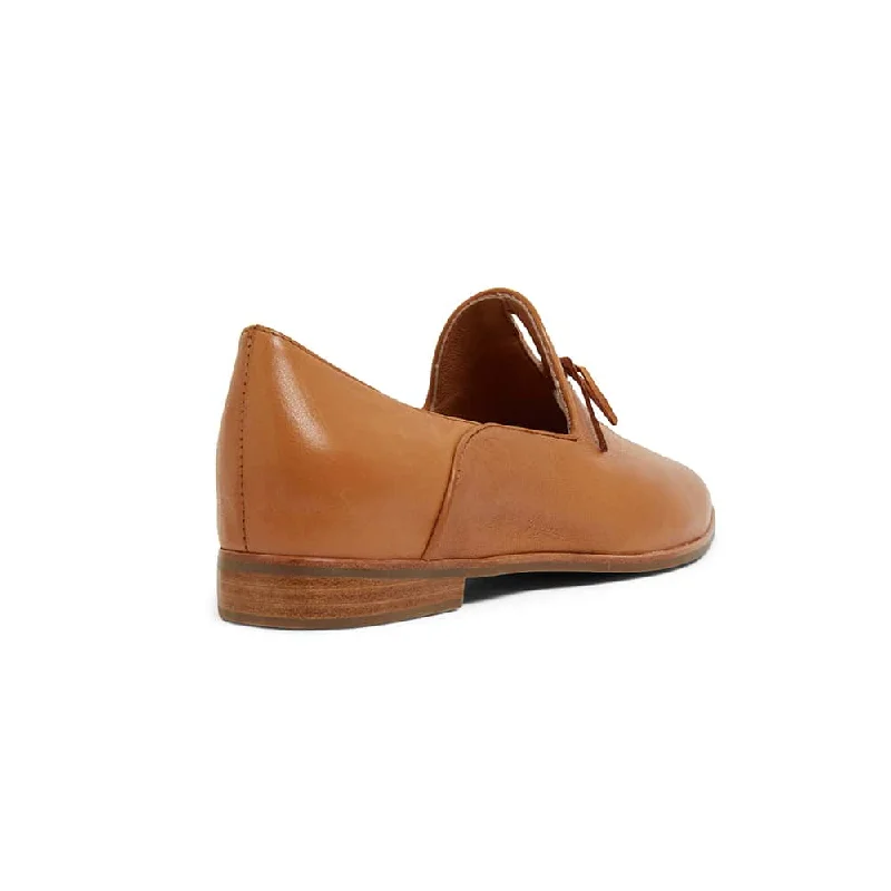 Random Loafer in Tan Leather