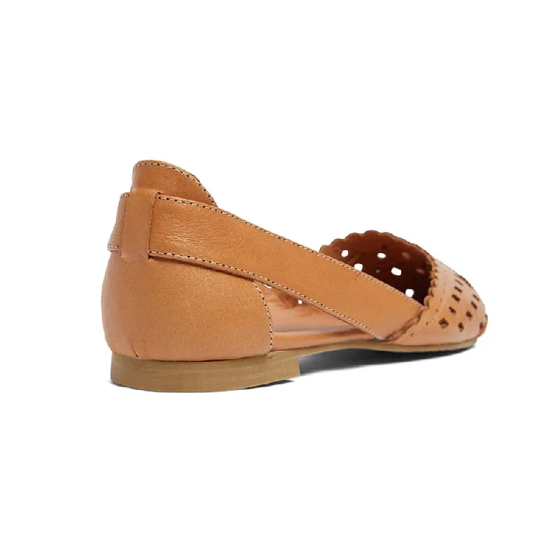 Ranya Flat in Tan Leather