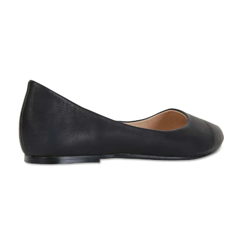 Reuben Flat in Black Smooth