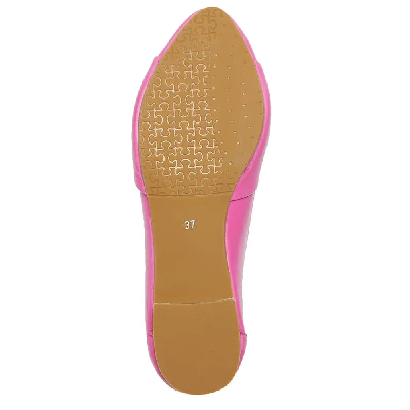 Rosco Flat in Fuschia Leather