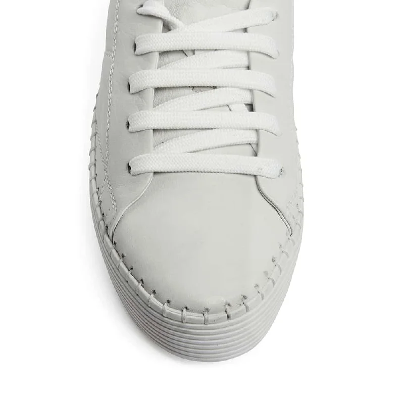 Skipper Sneaker in White Leather