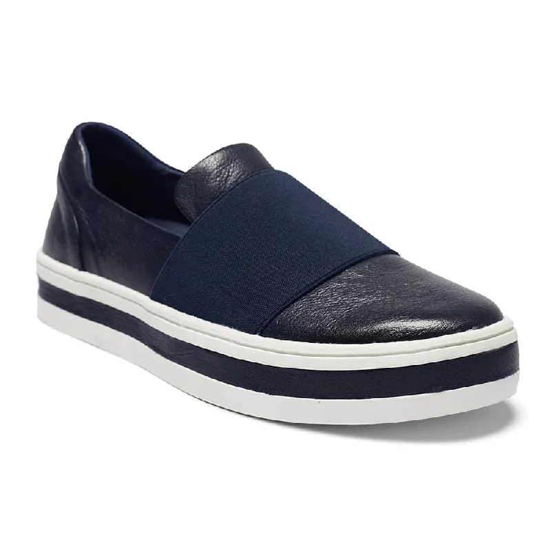 Urban Sneaker in Navy Leather