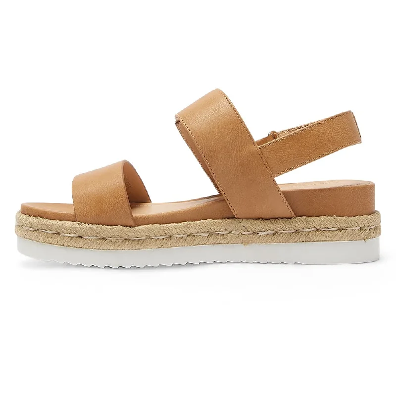 Warner Sandal in Camel Smooth